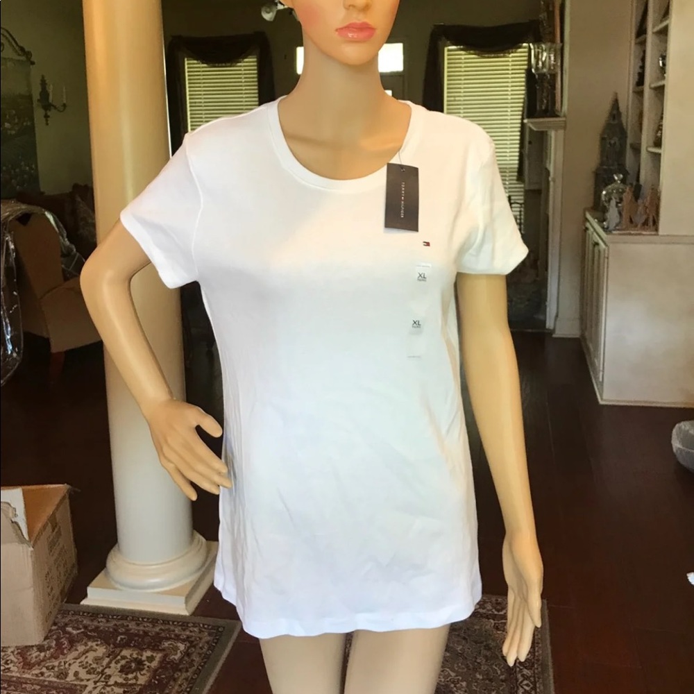 New With tag Tommy Hilfiger T-shirt